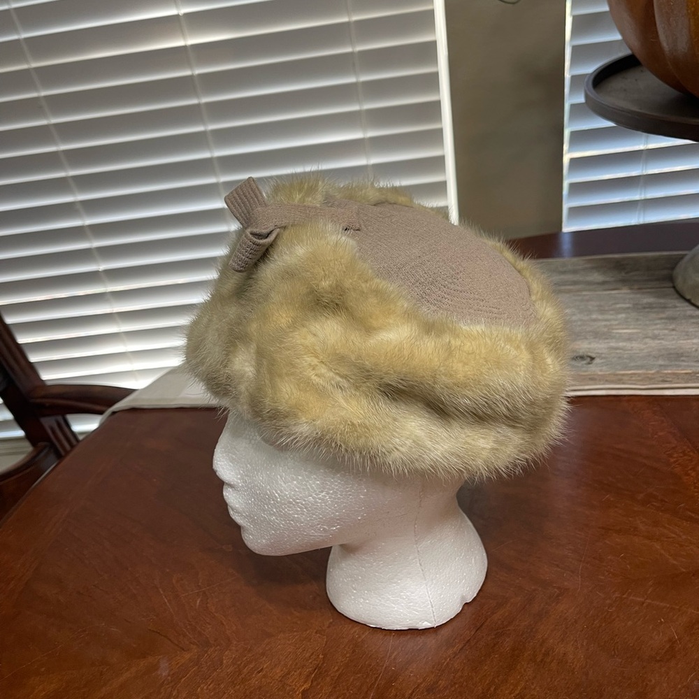 VINTAGE MINK PILLBOX HAT